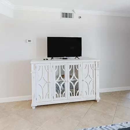 Beachside One 4023